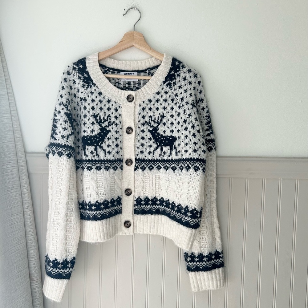 Old Navy Medium White Blue Fair Isle Reindeer Button Cardigan Cozy Sweater